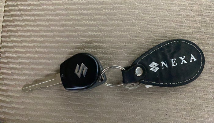 2018 Maruti Ciaz DELTA 1.5 SHVS MT PETROL, Petrol, Manual, 84,113 km, Key Close Up