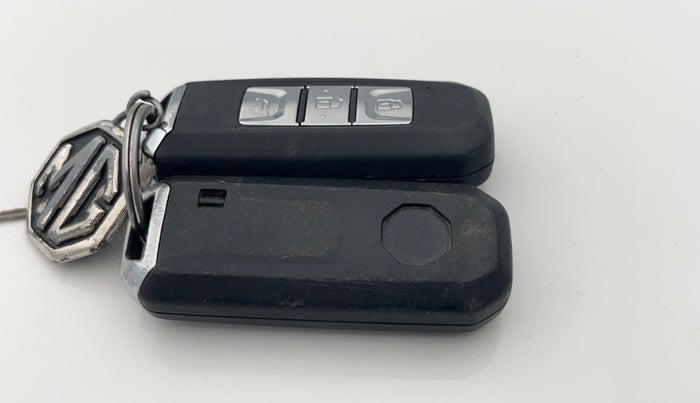 2020 MG HECTOR SHARP 2.0 DIESEL, Diesel, Manual, 1,09,948 km, Key Close Up