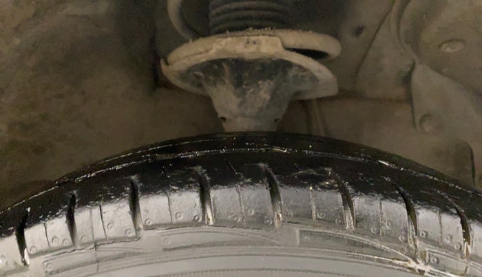 2013 Hyundai Eon ERA +, Petrol, Manual, 28,625 km, Right Front Tyre Tread