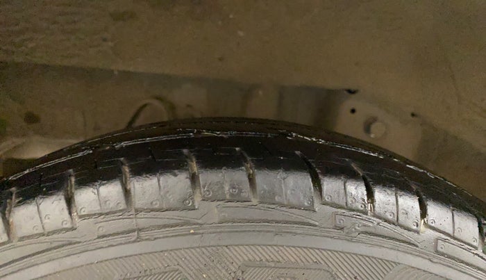 2013 Hyundai Eon ERA +, Petrol, Manual, 28,625 km, Right Rear Tyre Tread