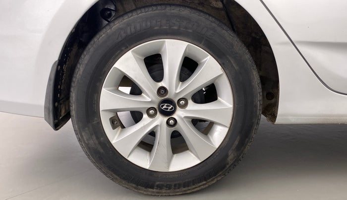 2015 Hyundai Verna FLUIDIC 1.6 CRDI S, Diesel, Manual, 73,409 km, Right Rear Wheel