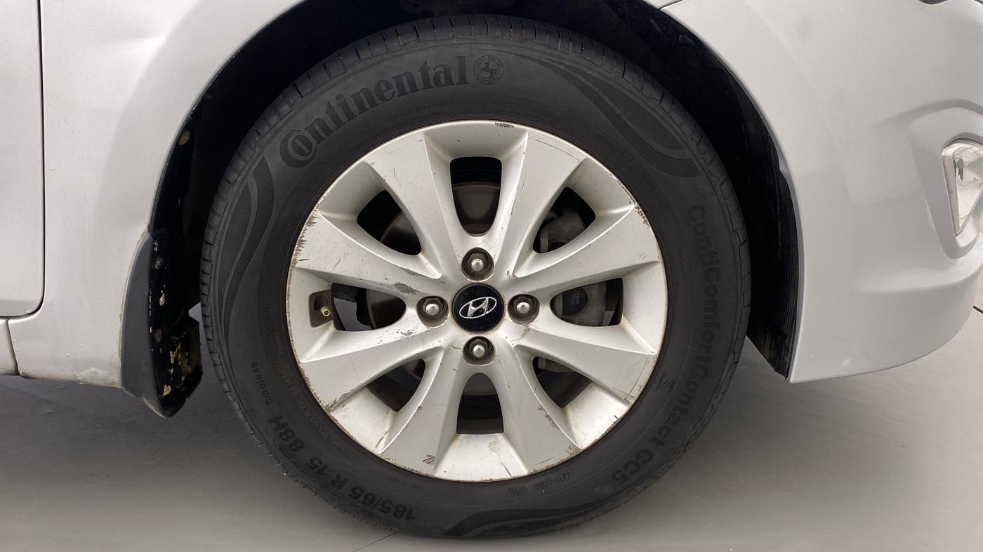 2015 Hyundai Verna FLUIDIC 1.6 CRDI S, Diesel, Manual, 73,409 km, Right Front Wheel