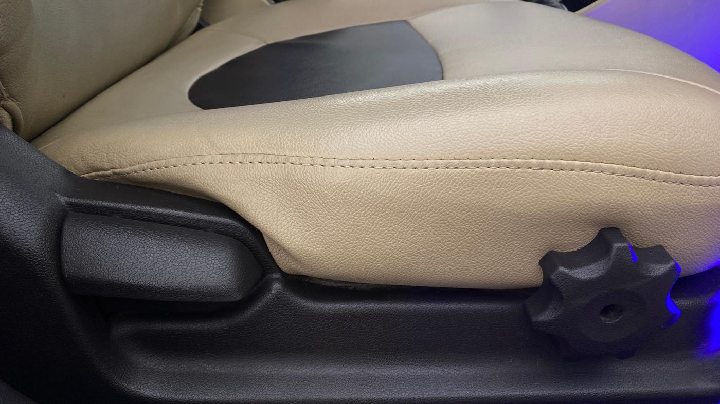 2015 Hyundai Verna FLUIDIC 1.6 CRDI S, Diesel, Manual, 73,409 km, Driver Side Adjustment Panel