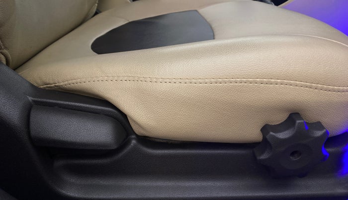 2015 Hyundai Verna FLUIDIC 1.6 CRDI S, Diesel, Manual, 73,409 km, Driver Side Adjustment Panel