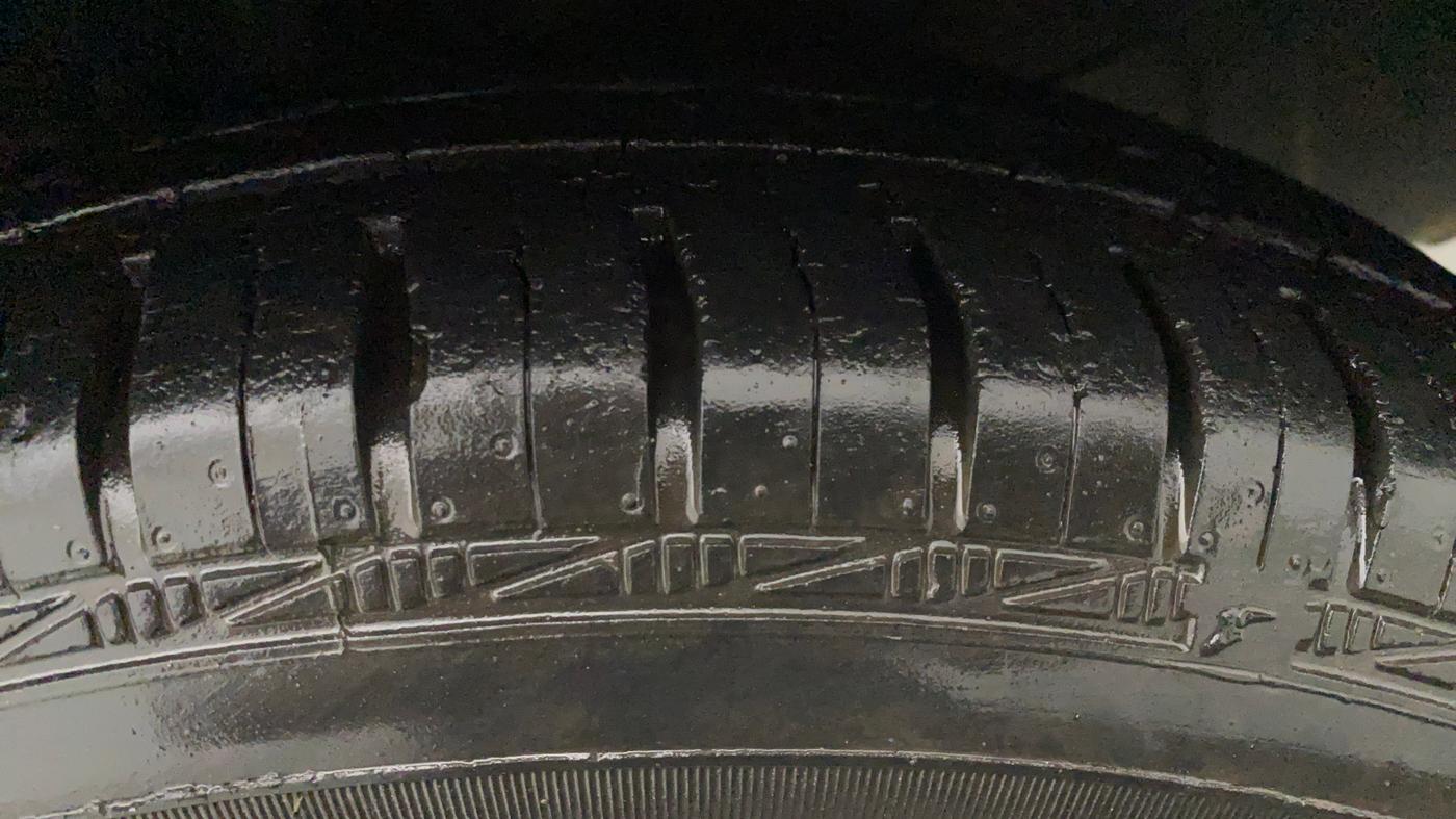 2010 Hyundai i10 MAGNA 1.2, Petrol, Manual, 62,452 km, Left Front Tyre Tread