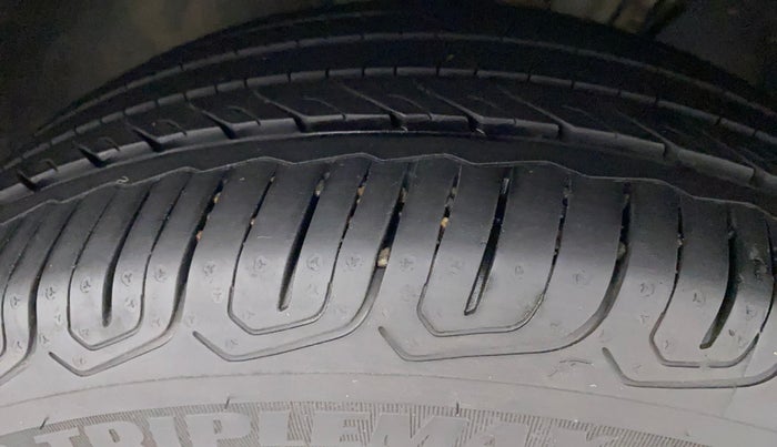 2022 Volkswagen VIRTUS TOPLINE TSI 1.0 AT, Petrol, Automatic, 13,438 km, Left Front Tyre Tread