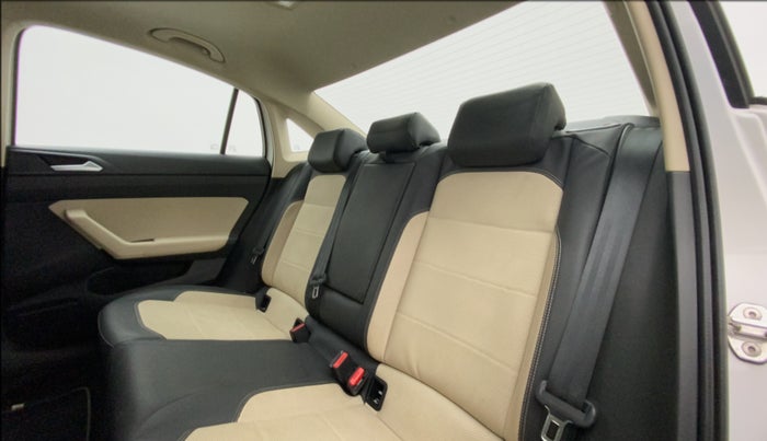 2022 Volkswagen VIRTUS TOPLINE TSI 1.0 AT, Petrol, Automatic, 13,438 km, Right Side Rear Door Cabin