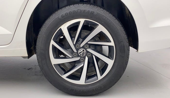 2022 Volkswagen VIRTUS TOPLINE TSI 1.0 AT, Petrol, Automatic, 13,438 km, Left Rear Wheel