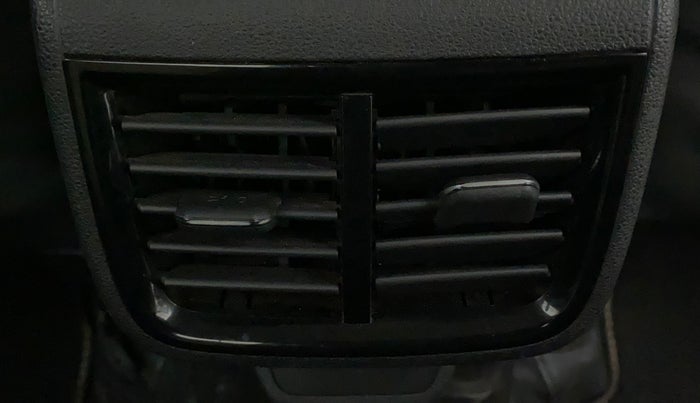 2022 Volkswagen VIRTUS TOPLINE TSI 1.0 AT, Petrol, Automatic, 13,438 km, Rear AC Vents