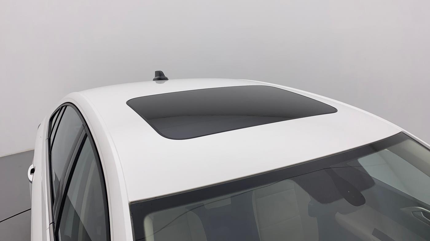 2022 Volkswagen VIRTUS TOPLINE TSI 1.0 AT, Petrol, Automatic, 13,438 km, Roof