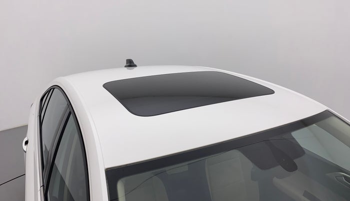 2022 Volkswagen VIRTUS TOPLINE TSI 1.0 AT, Petrol, Automatic, 13,438 km, Roof