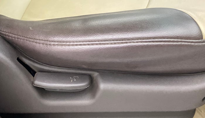 2010 Hyundai Santro Xing GL, Petrol, Manual, 46,756 km, Driver Side Adjustment Panel