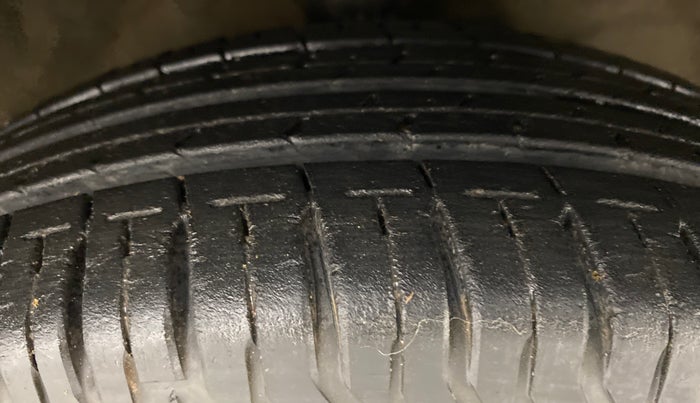 2010 Hyundai Santro Xing GL, Petrol, Manual, 46,756 km, Right Front Tyre Tread