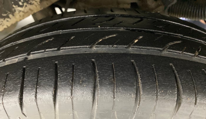2010 Hyundai Santro Xing GL, Petrol, Manual, 46,756 km, Left Rear Tyre Tread