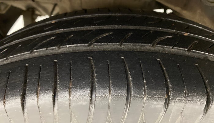 2010 Hyundai Santro Xing GL, Petrol, Manual, 46,756 km, Right Rear Tyre Tread