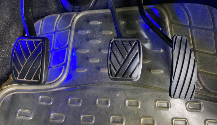 2014 Maruti Wagon R Stingray VXI, Petrol, Manual, 52,394 km, Pedals