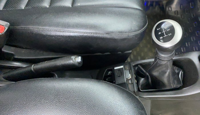 2014 Maruti Wagon R Stingray VXI, Petrol, Manual, 52,394 km, Gear Lever