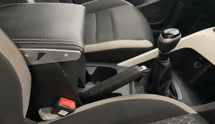 2021 Nissan MAGNITE XE, Petrol, Manual, 46,045 km, Gear Lever