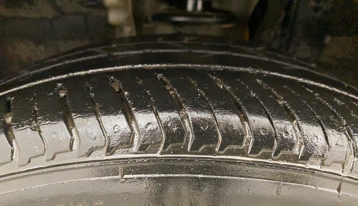 2021 Nissan MAGNITE XE, Petrol, Manual, 46,045 km, Left Front Tyre Tread