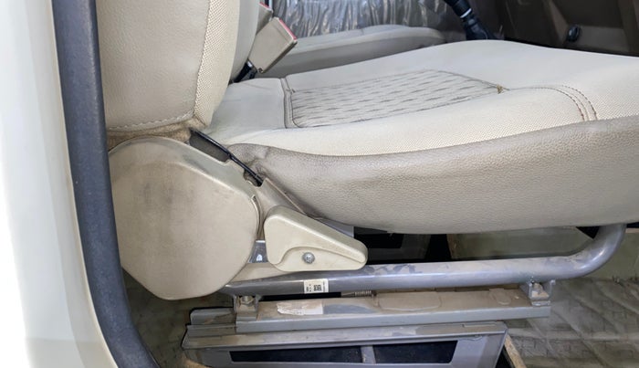 2022 Mahindra Bolero B6 (O), Diesel, Manual, 76,244 km, Driver Side Adjustment Panel