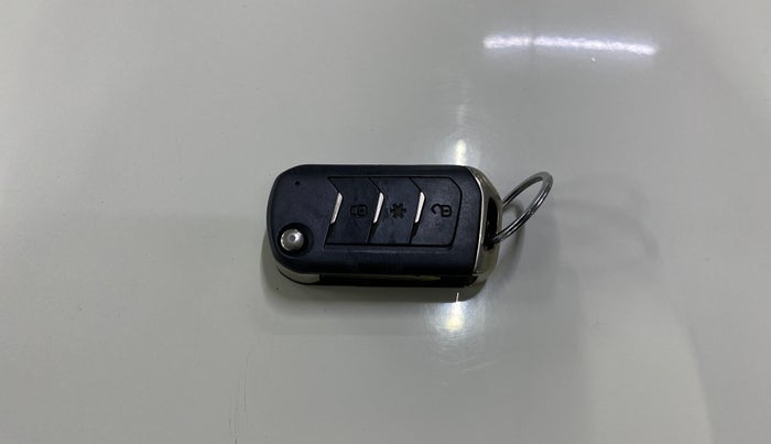 2022 Mahindra Bolero B6 (O), Diesel, Manual, 76,244 km, Key Close Up