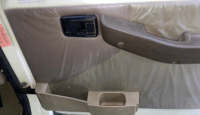 2022 Mahindra Bolero B6 (O), Diesel, Manual, 76,244 km, Driver Side Door Panels Control