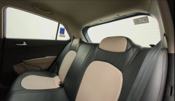 2016 Hyundai Grand i10 SPORTZ 1.2 KAPPA VTVT, Petrol, Manual, 49,722 km, Right Side Rear Door Cabin
