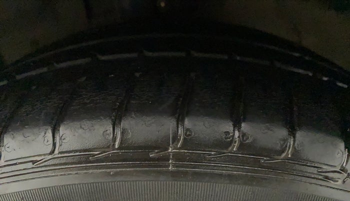 2018 Ford FREESTYLE TITANIUM 1.2 PETROL, Petrol, Manual, 24,848 km, Left Rear Tyre Tread