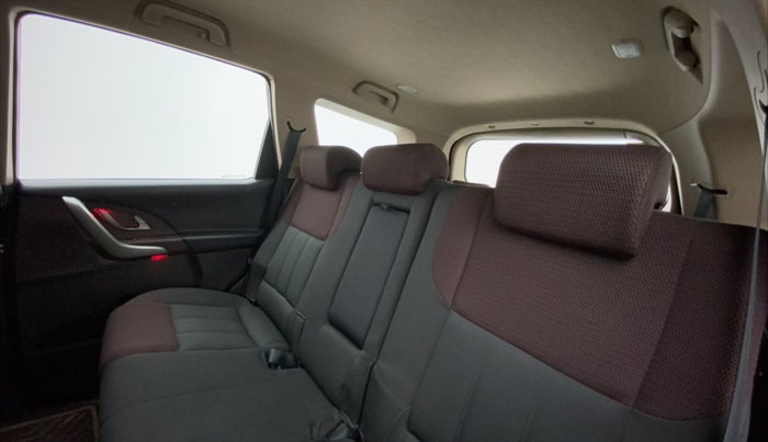 2014 Mahindra XUV500 W6, Diesel, Manual, 68,310 km, Right Side Rear Door Cabin
