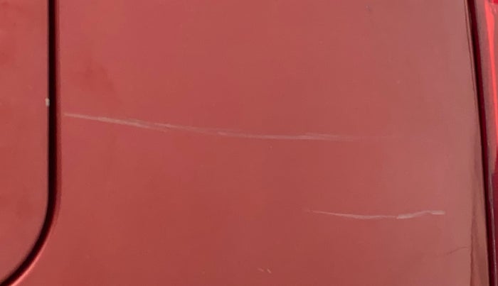 2014 Mahindra XUV500 W6, Diesel, Manual, 68,310 km, Left quarter panel - Minor scratches