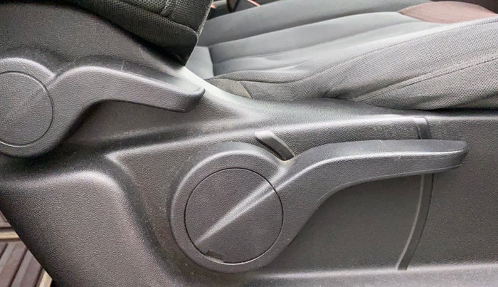 2014 Mahindra XUV500 W6, Diesel, Manual, 68,310 km, Driver Side Adjustment Panel