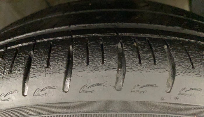 2019 Hyundai GRAND I10 NIOS Asta Petrol, Petrol, Manual, 21,304 km, Right Front Tyre Tread