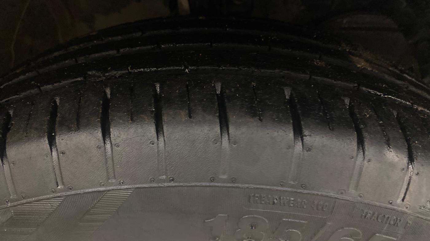 2018 Maruti Swift ZXI AMT, Petrol, Automatic, 90,923 km, Right Front Tyre Tread