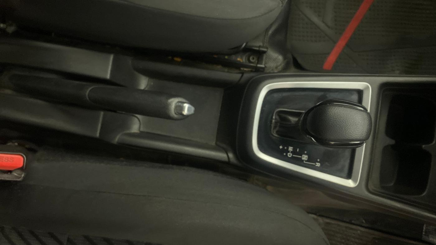 2018 Maruti Swift ZXI AMT, Petrol, Automatic, 90,923 km, Gear Lever