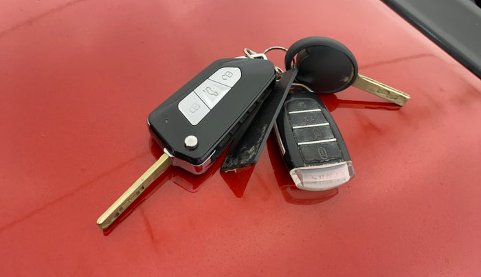 2018 Tata NEXON XE PETROL, Petrol, Manual, 46,219 km, Key Close Up