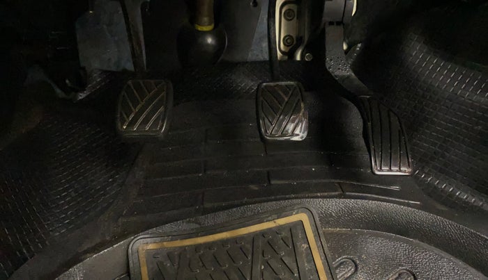 2017 Maruti Swift ZXI, Petrol, Manual, 57,423 km, Pedals