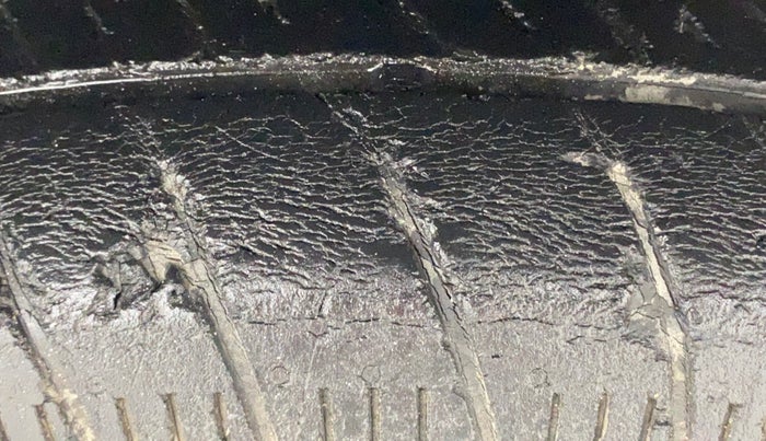 2017 Maruti Swift ZXI, Petrol, Manual, 57,423 km, Left Rear Tyre Tread