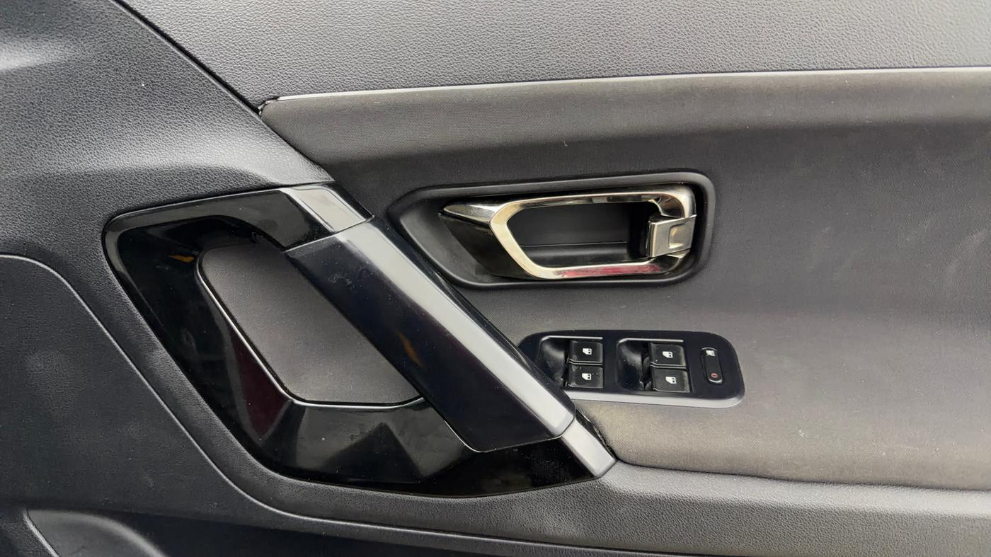 2021 Tata Harrier XTA 2.0L KRYOTEC PLUS, Diesel, Automatic, 77,422 km, Driver Side Door Panels Control