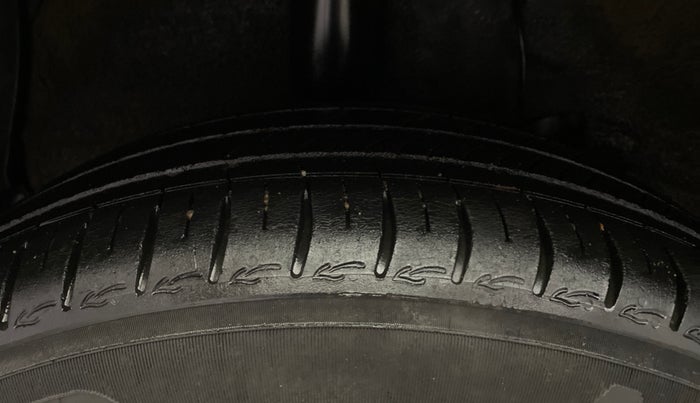2022 Hyundai AURA SX 1.2, Petrol, Manual, 20,194 km, Right Rear Tyre Tread