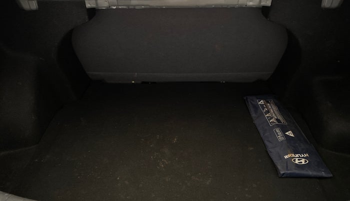 2022 Hyundai AURA SX 1.2, Petrol, Manual, 20,194 km, Boot Inside