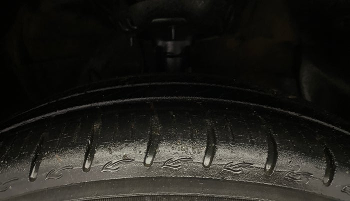 2022 Hyundai AURA SX 1.2, Petrol, Manual, 20,194 km, Right Front Tyre Tread