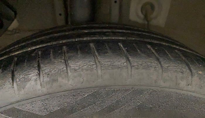 2016 Hyundai Elite i20 ASTA 1.2 (O), Petrol, Manual, 69,350 km, Right Rear Tyre Tread