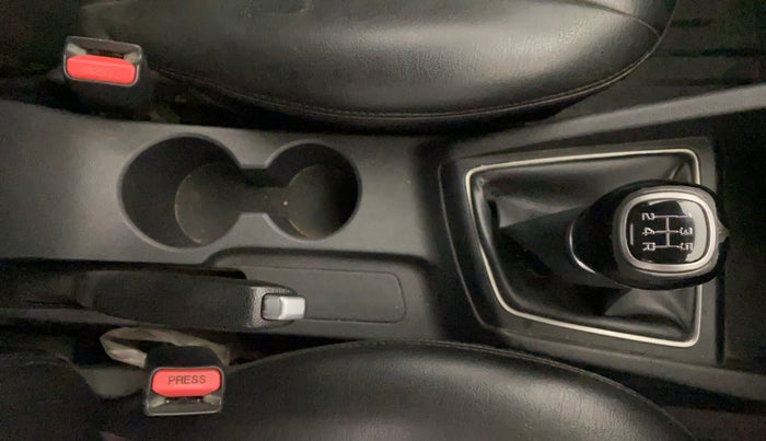 2016 Hyundai Elite i20 ASTA 1.2 (O), Petrol, Manual, 69,350 km, Gear Lever