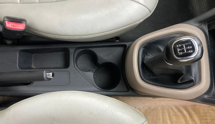 2014 Hyundai Xcent SX 1.2 (O), Petrol, Manual, 95,557 km, Gear Lever