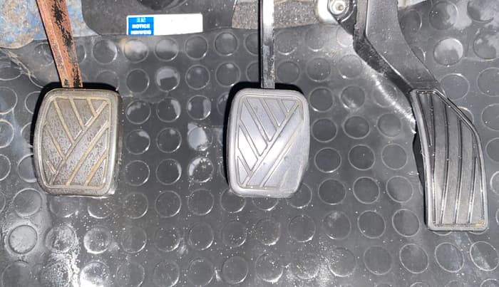 2014 Maruti Swift ZXI, Petrol, Manual, 98,973 km, Pedals