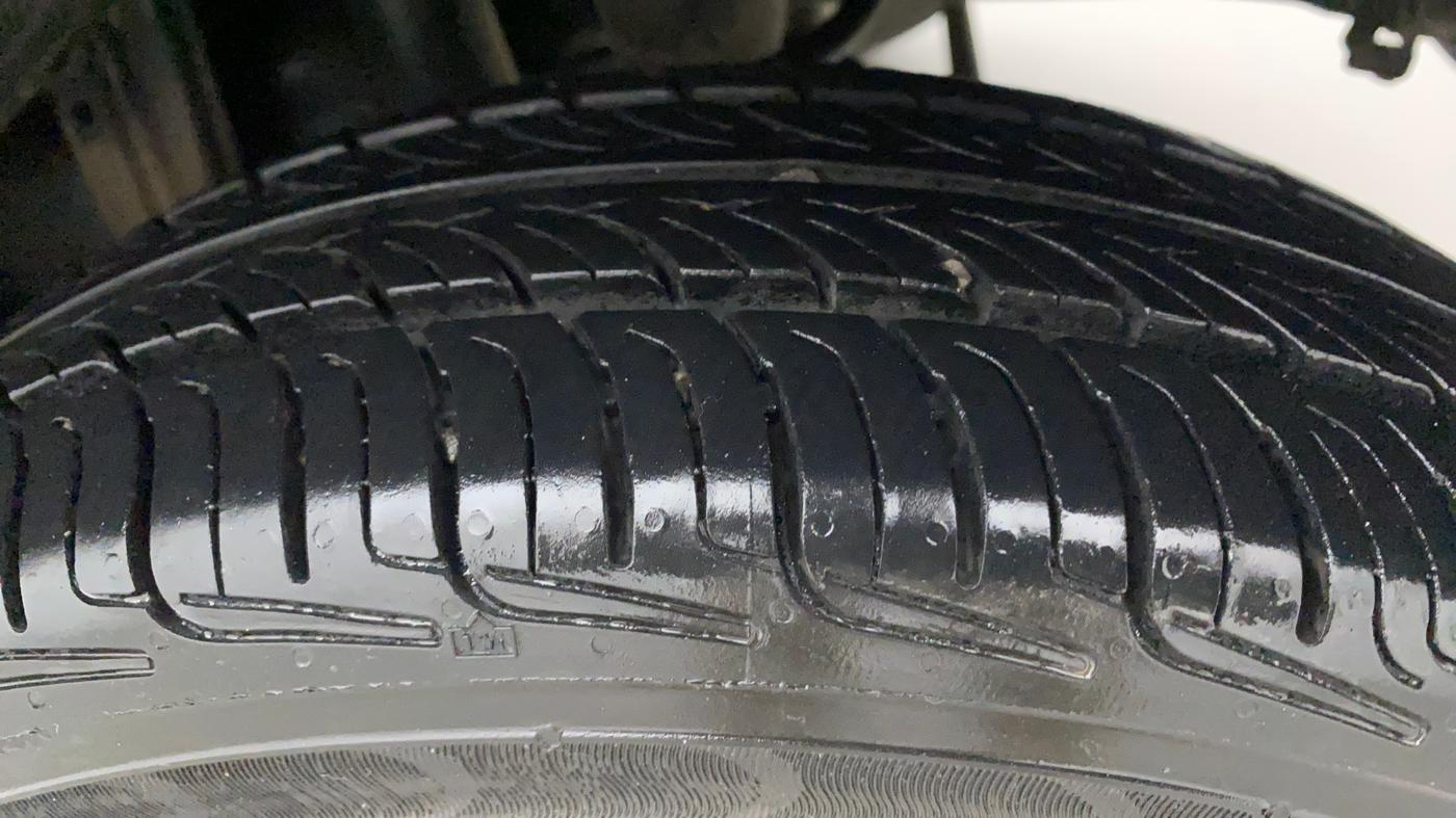 2010 Maruti Zen Estilo LXI, Petrol, Manual, 29,149 km, Left Rear Tyre Tread