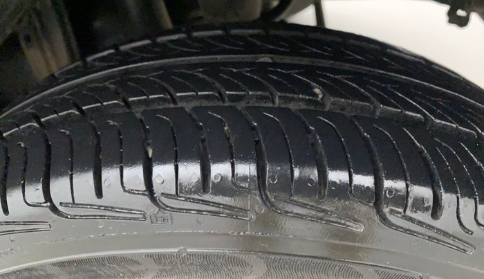 2010 Maruti Zen Estilo LXI, Petrol, Manual, 29,149 km, Left Rear Tyre Tread