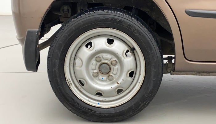 2010 Maruti Zen Estilo LXI, Petrol, Manual, 29,149 km, Right Rear Wheel