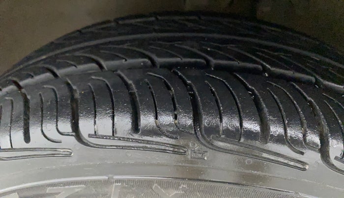 2010 Maruti Zen Estilo LXI, Petrol, Manual, 29,149 km, Left Front Tyre Tread