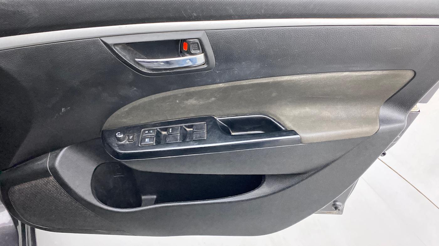 2016 Maruti Swift VXI, Petrol, Manual, 63,313 km, Driver Side Door Panels Control